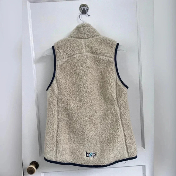 L.L. BEAN WOMEN’S MOUNTAIN PILE FLEECE
VEST NEW WITH TAG SIZE XS - Picture 4 of 5